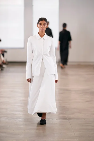 Look 8